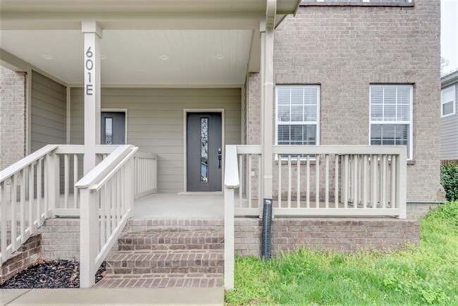 Building Photo - 601 Ries Ave