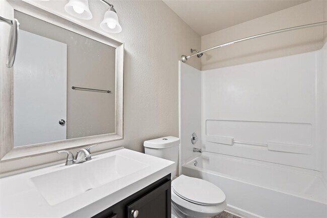 Building Photo - 1617 Anise Dr