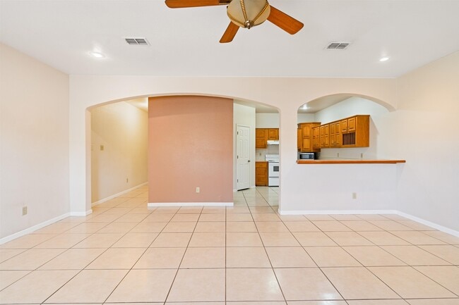 Building Photo - 113 Ramon Cardenas Dr