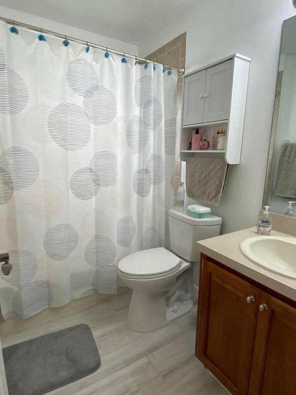 Building Photo - 325 Berenger Walk