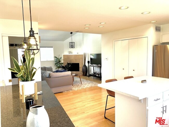 Building Photo - 311 Hill St