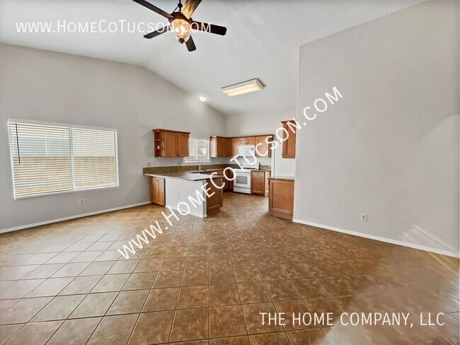Building Photo - 9232 E Big Sky Ln