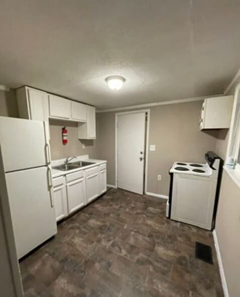 Building Photo - 4835 Straight Gut Rd