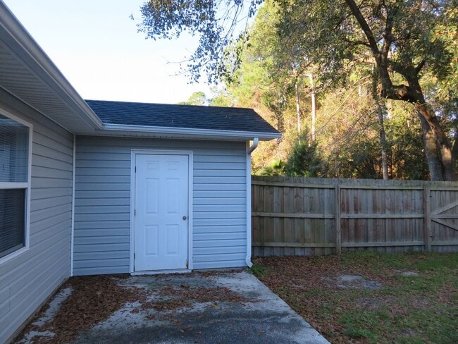 Building Photo - Lakemont