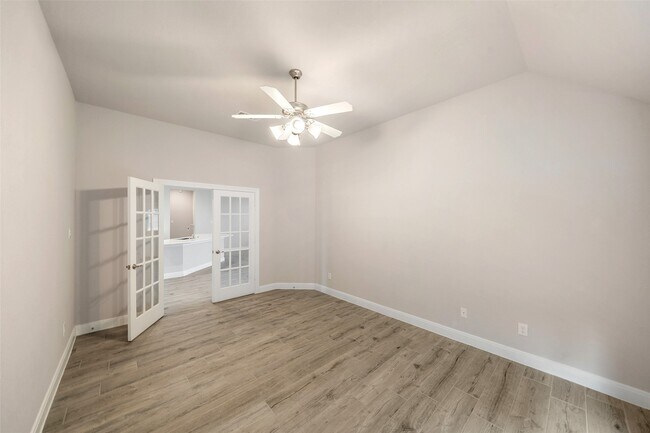 Building Photo - 1524 N Blue Bonnet Ln