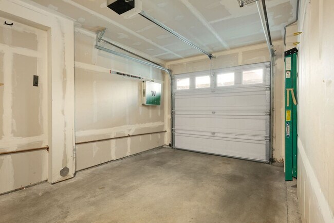 Building Photo - 931 N 35th St