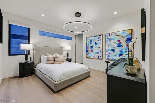 Building Photo - 807 Magnum Cliff Ct