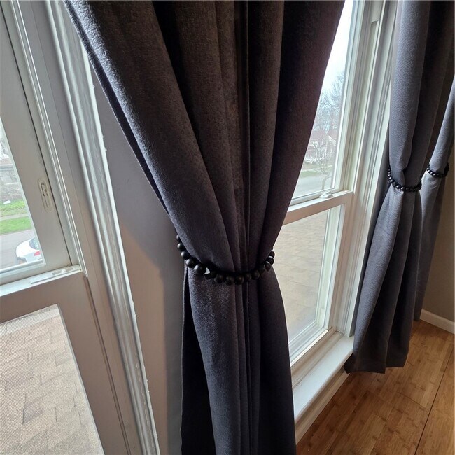 Building Photo - 149 Adam St