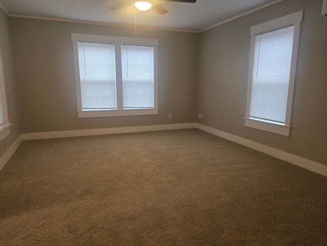 Building Photo - ***Newly remodeled 2/1*** located in the heart of Mineral Wells, TX minuets from Downtown