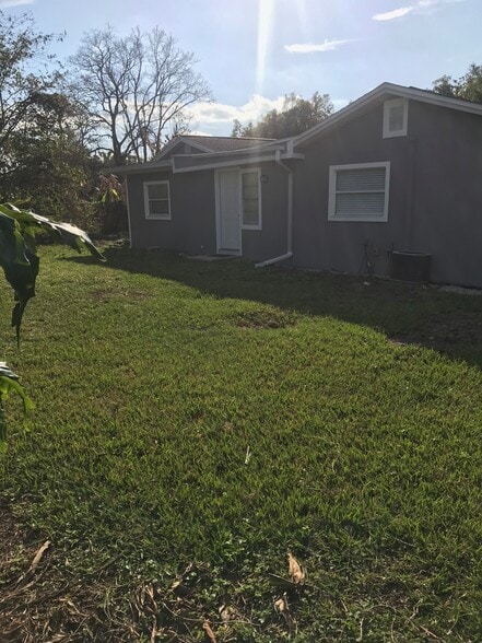 Building Photo - 5015 Santee St