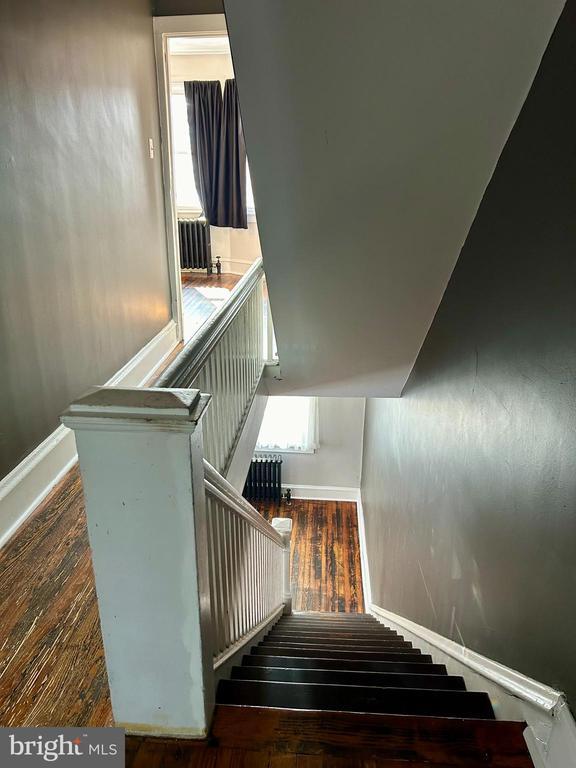 Building Photo - 133 E Main St