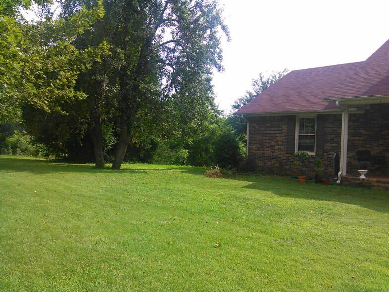 Building Photo - 8310 Middle Butler Rd