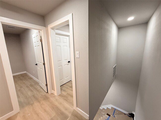 Building Photo - 3268 Holman St