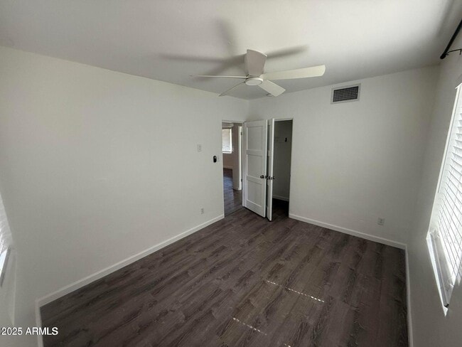 Building Photo - 112 W Vogel Ave