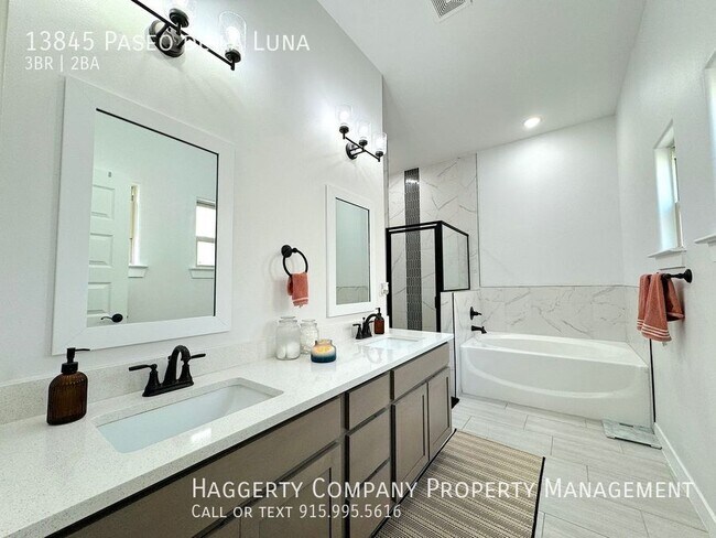 Building Photo - 13845 Paseo de Ln