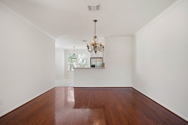 Building Photo - 1727 Hadley St