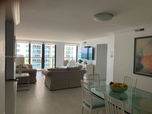 Building Photo - 2301 S Ocean Dr