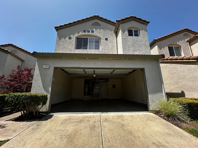 Building Photo - 2 story home, gated community, near Shops ...
