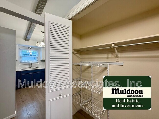 Building Photo - 2930 Cortina Dr