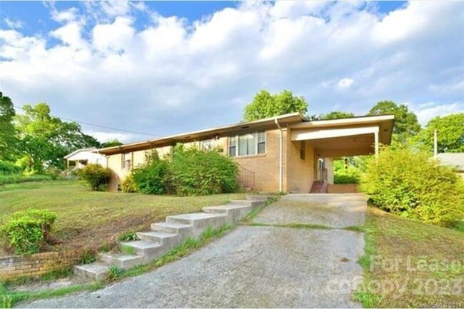 Building Photo - 49 Fenix Dr SW