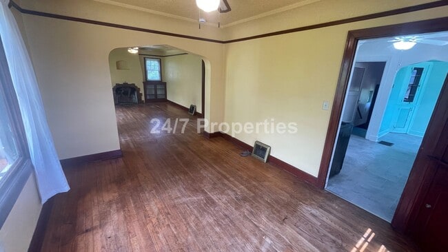 Building Photo - Rustic and Updated 3BD | 1.5 BA  Farmhouse...
