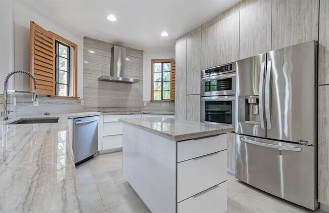 Building Photo - 2604 Center Ct Dr