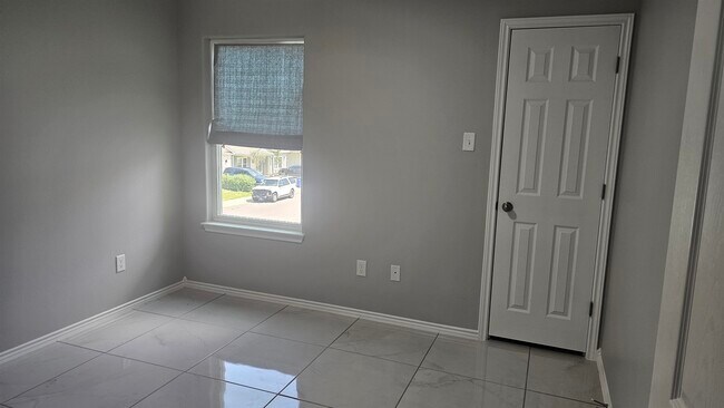 Building Photo - 4225 Gavilan Dr