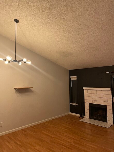 living room - 250 Del Verde Cir