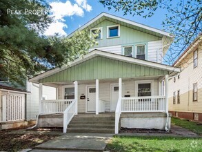 Building Photo - 1359 N 6th St