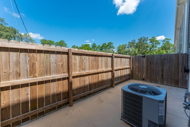 Building Photo - 3 Praiseworthy Dr
