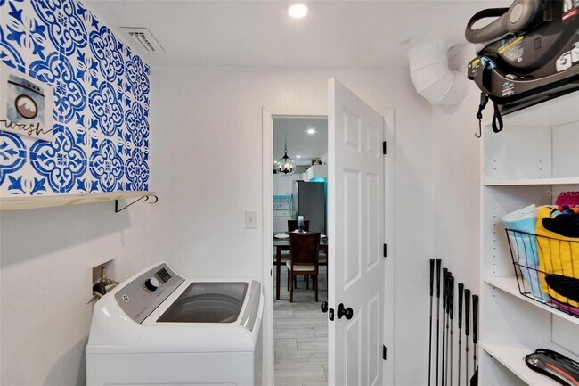 Building Photo - 4731 W Montgomery Ave