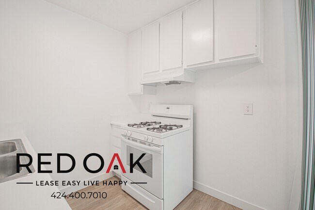 Building Photo - 8309 Cedros Ave