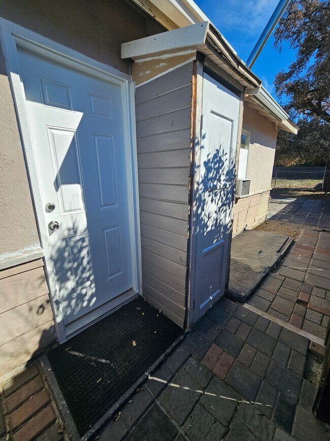 Building Photo - 1+ 1 Bed 1 Bath Cottage in San Jacinto $1425.00