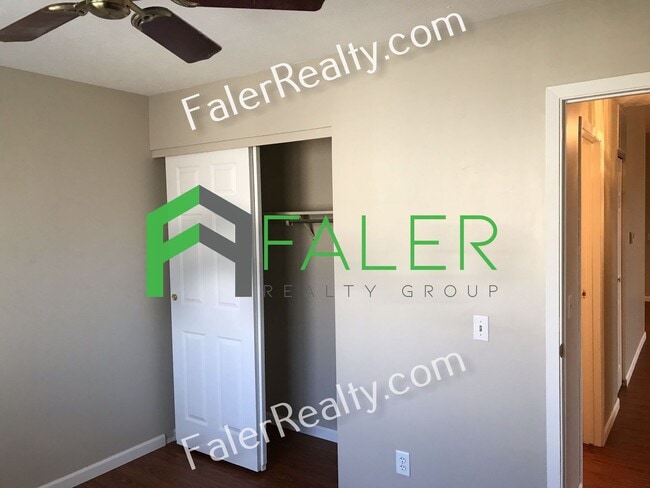 Building Photo - Beautifully Updated Second-Floor Condo