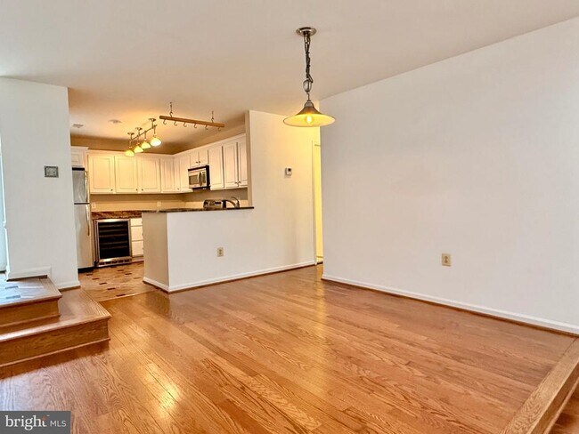 Building Photo - 2930 Yarling Ct