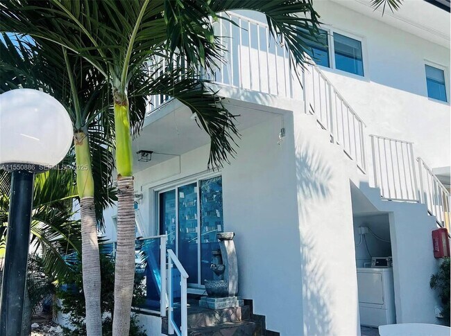 Building Photo - 3681 NE 170th St