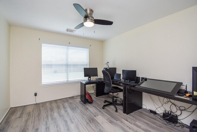 Building Photo - 9506 Tree Sparrow Ln