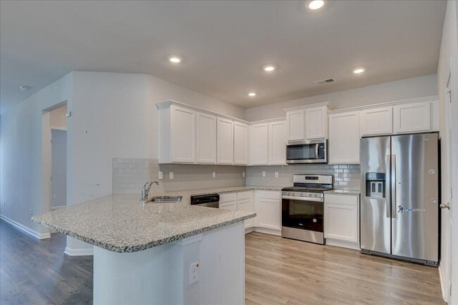 Building Photo - 1412 Deer Hollow Run