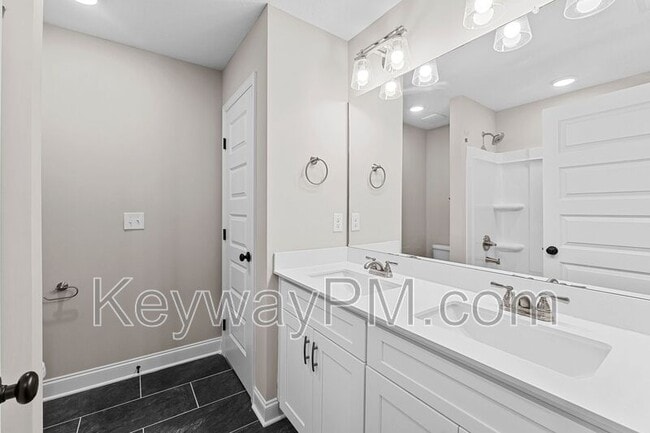 Building Photo - 3070 Venetian Dr