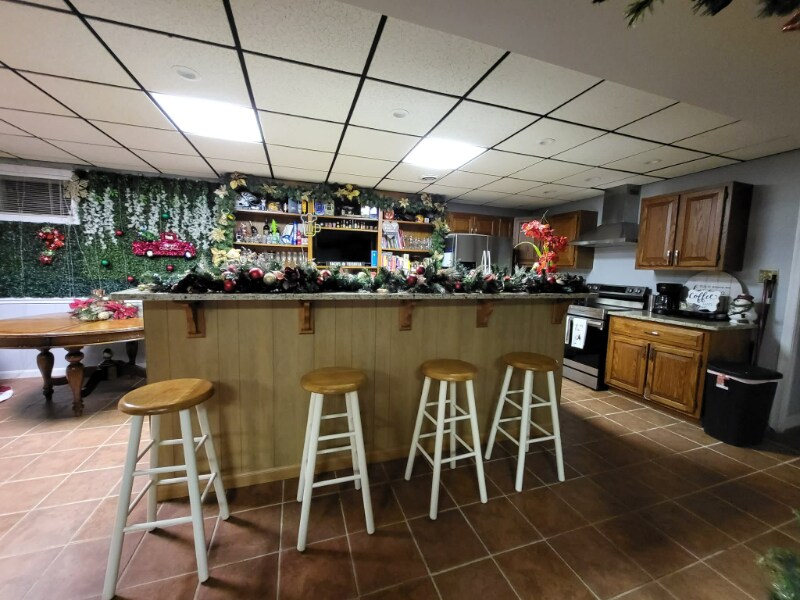 Building Photo - 9189 Lees Ridge Rd