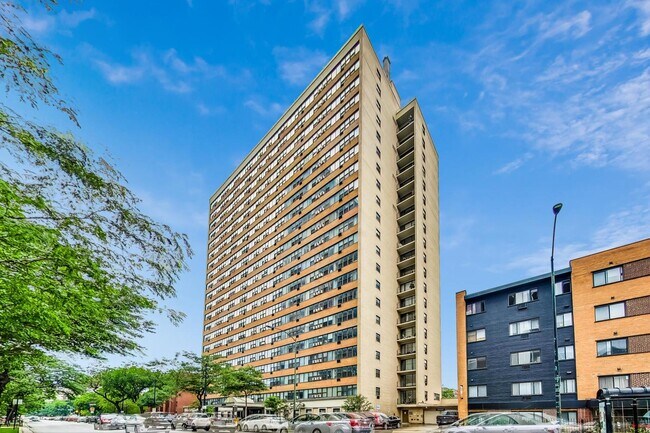 Building Photo - 6030 N Sheridan Rd
