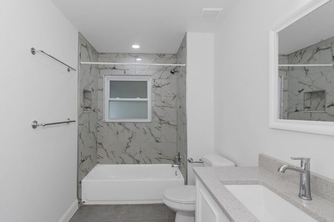 Building Photo - WELCOME HOME!