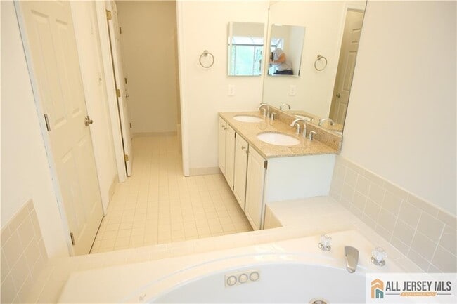 Building Photo - 56 Coriander Dr