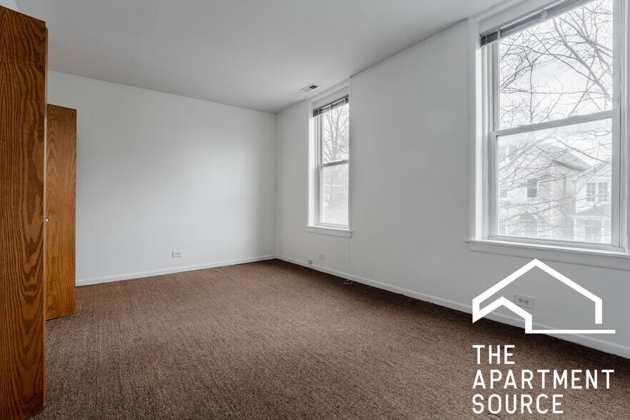 Building Photo - 1844 W Henderson St