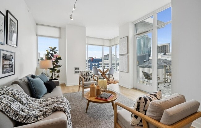 Building Photo - 55 Page St