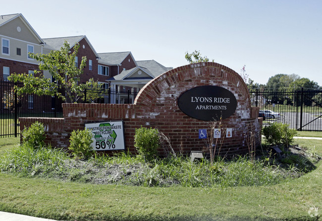 Building Photo - Lyons Ridge Apartments