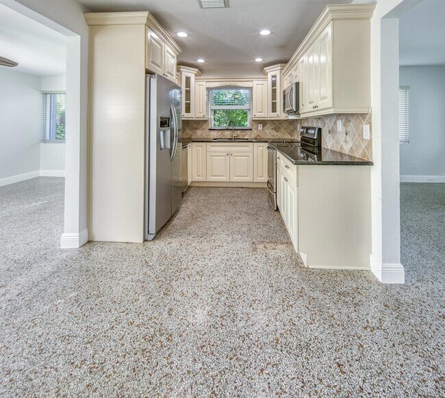 Building Photo - 1331 North N Street