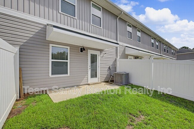 Building Photo - 9055 Golden Eye Dr