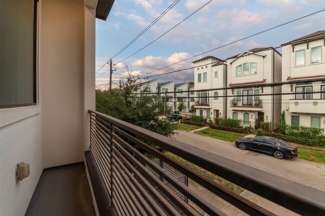 Building Photo - 1211 Thompson St