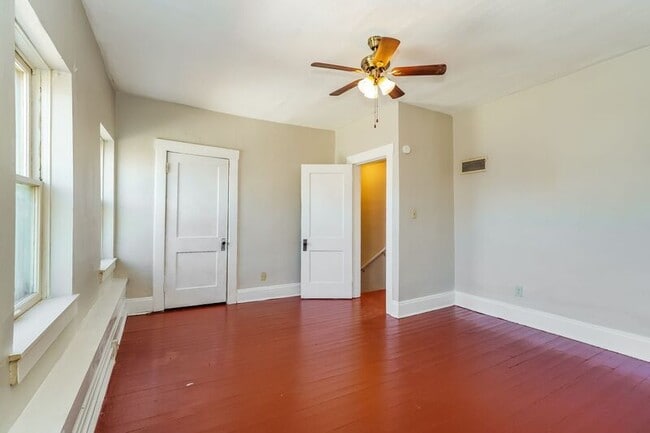 Building Photo - 20 Vernon Ave